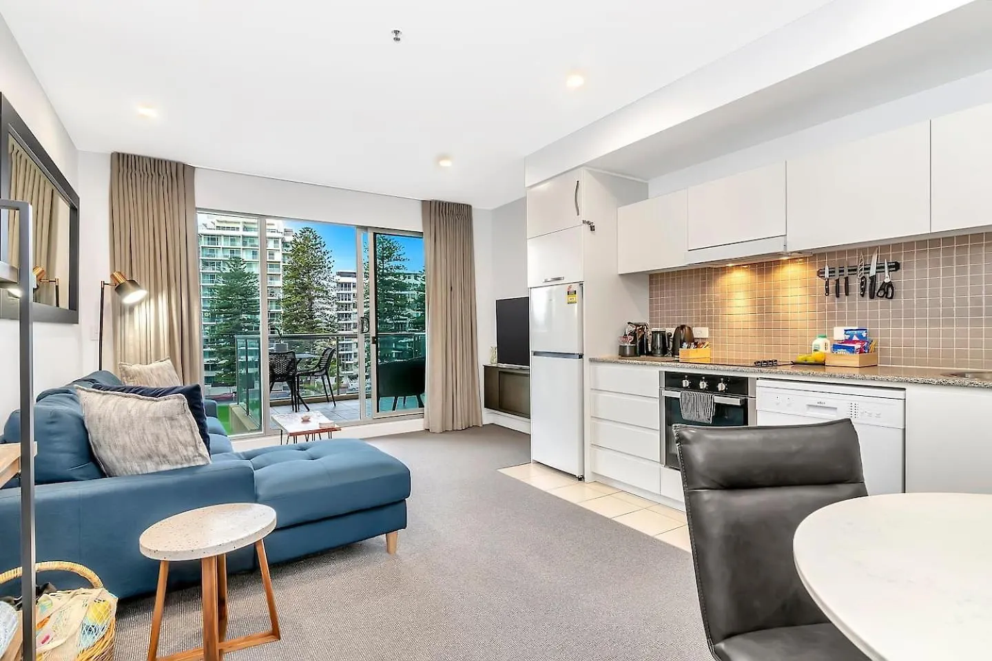 'Bayside Pines' Resort-Style Haven On Glenelg Beach Аделаида Австралия